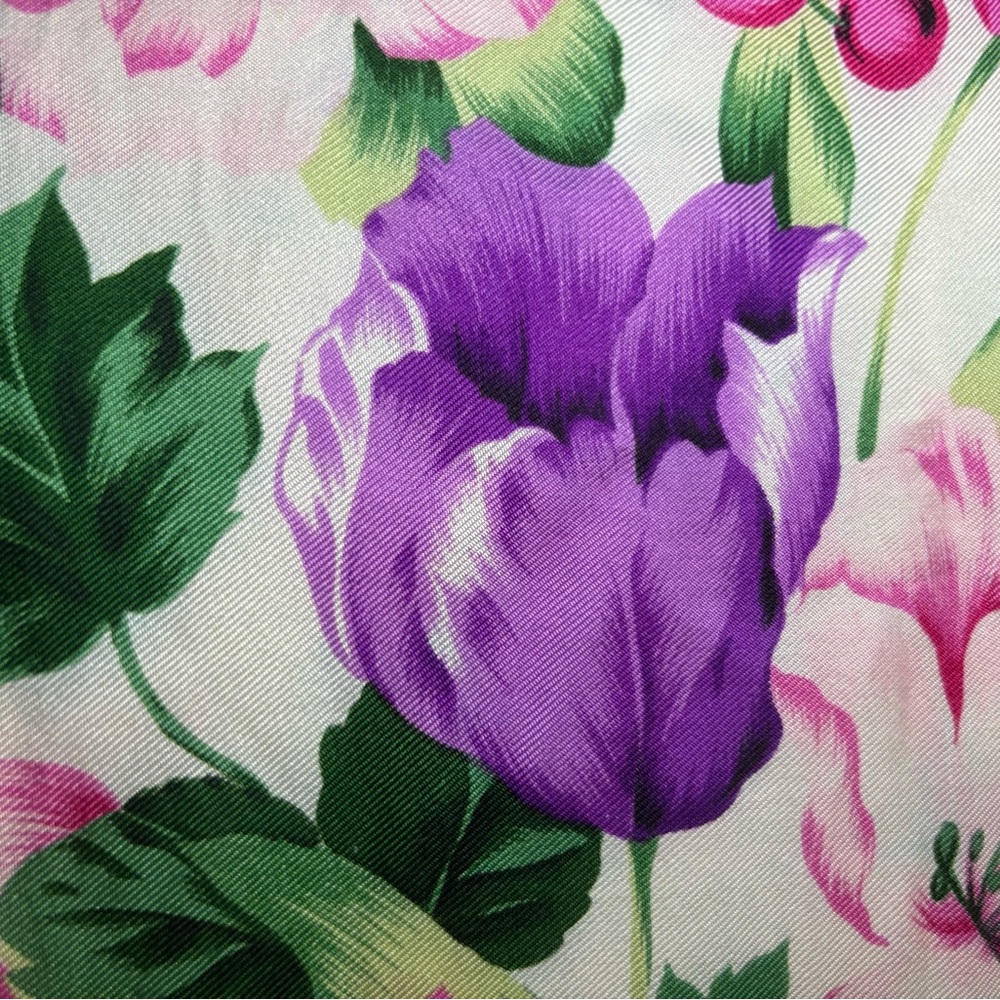 Scarf: Floral 100% Silk Vintage Scarf EUC - Picture 4 of 15